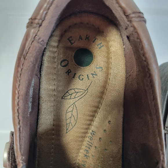 Womans Earth Origins Brown Short Bootie 2 inch heel Size 7.5 - Picture 2 of 10